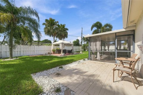 Villa ou maison à vendre à Sunrise, Floride: 2 chambres, 96.99 m2 № 2422075 - photo 22