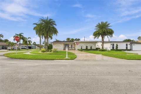 Villa ou maison à Sunrise, Floride 2 chambres, 96.99 m2 № 2422075