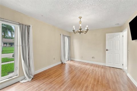 Villa ou maison à vendre à Sunrise, Floride: 2 chambres, 96.99 m2 № 2422075 - photo 15