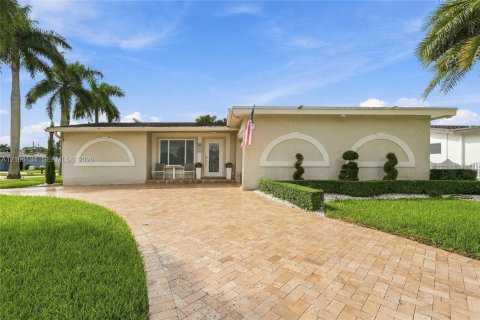 Villa ou maison à vendre à Sunrise, Floride: 2 chambres, 96.99 m2 № 2422075 - photo 4