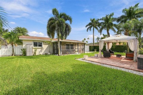 Villa ou maison à vendre à Sunrise, Floride: 2 chambres, 96.99 m2 № 2422075 - photo 24