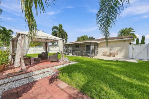 Villa ou maison à vendre à Sunrise, Floride: 2 chambres, 96.99 m2 № 2422075 - photo 23
