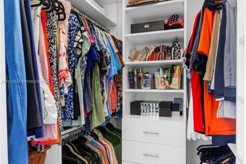 Townhouse in Hialeah, Florida 3 bedrooms, 137.77 sq.m. № 2041260 - photo 19