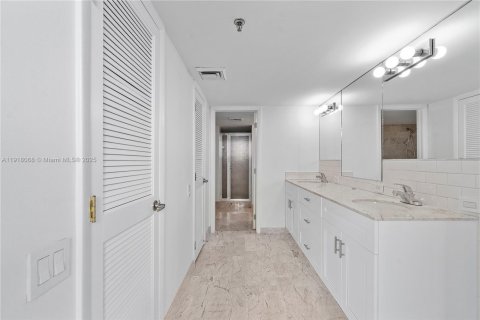 Copropriété à vendre à Miami, Floride: 2 chambres, 163.42 m2 № 1973890 - photo 8