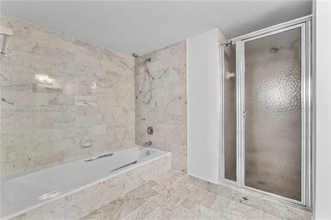 Copropriété à vendre à Miami, Floride: 2 chambres, 163.42 m2 № 1973890 - photo 9