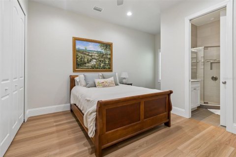 Casa en venta en Tampa, Florida, 5 dormitorios, 309.55 m2 № 2157647 - foto 20