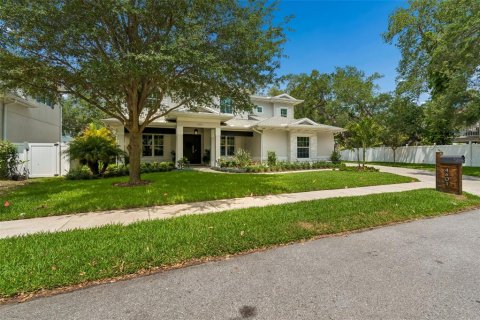 Casa en venta en Tampa, Florida, 5 dormitorios, 309.55 m2 № 2157647 - foto 2