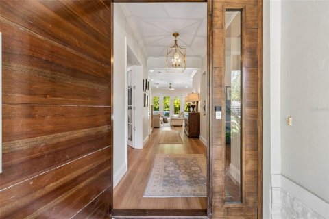 Casa en venta en Tampa, Florida, 5 dormitorios, 309.55 m2 № 2157647 - foto 4