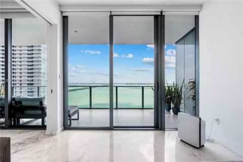 Condo in Miami, Florida, 2 bedrooms № 2170797 - photo 3