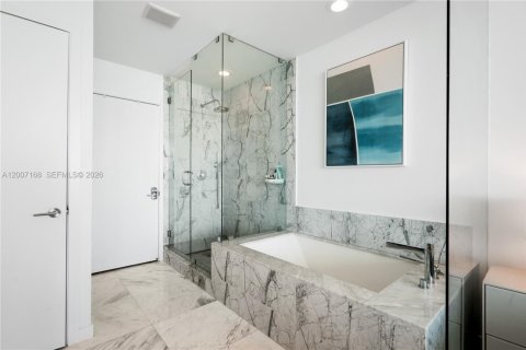 Condo in Miami, Florida, 2 bedrooms № 2170797 - photo 21