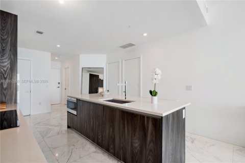 Condo in Miami, Florida, 2 bedrooms № 2170797 - photo 9