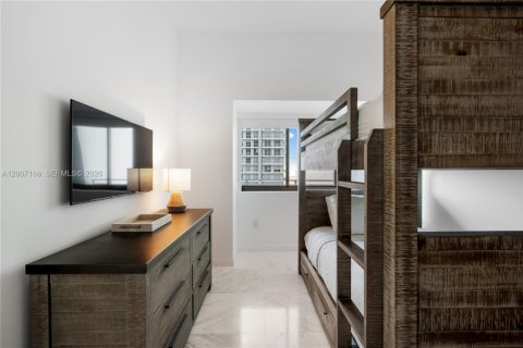 Condo in Miami, Florida, 2 bedrooms № 2170797 - photo 25