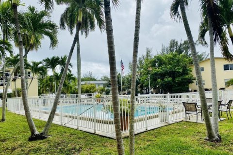 Copropriété à vendre à North Miami, Floride: 1 chambre, 55.74 m2 № 2089334 - photo 4