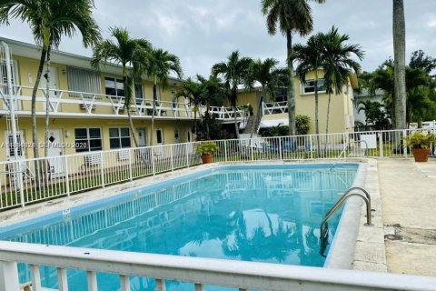 Condo à North Miami, Floride, 1 chambre  № 2089334