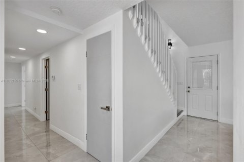 Casa en venta en St. Lucie, Florida, 3 dormitorios, 238.94 m2 № 1814216 - foto 10