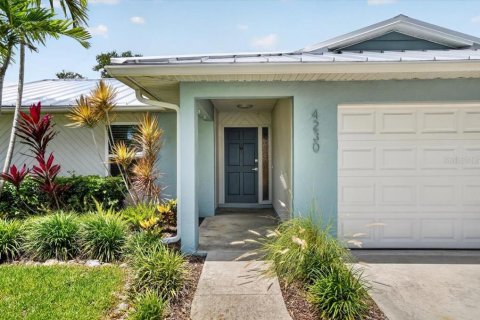 Villa ou maison à louer à Sarasota, Floride: 3 chambres, 118.54 m2 № 2119837 - photo 6