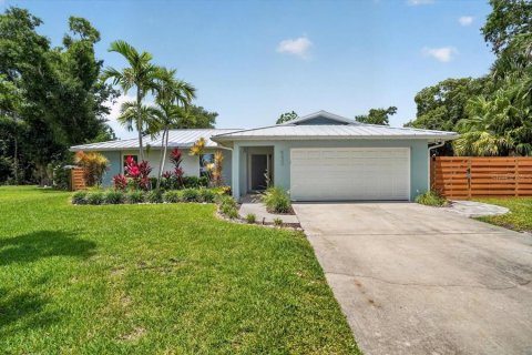 Villa ou maison à louer à Sarasota, Floride: 3 chambres, 118.54 m2 № 2119837 - photo 4