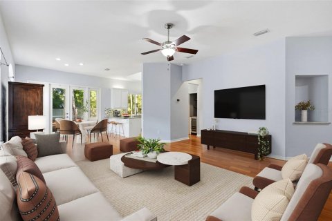 Casa en venta en Gainesville, Florida, 3 dormitorios, 160.16 m2 № 2383800 - foto 2
