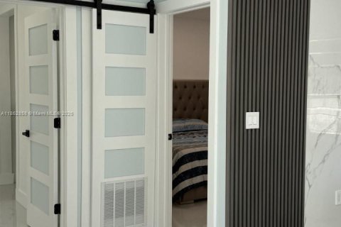 Casa en alquiler en Miami, Florida, 4 dormitorios, 106.37 m2 № 2022909 - foto 9