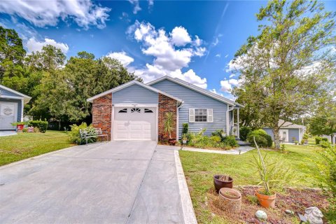 House in Zephyrhills, Florida 2 bedrooms, 133.22 sq.m. № 1846326 - photo 1