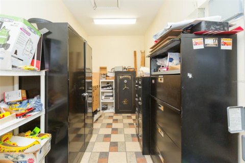 Купить коммерческую недвижимость в Дейд-Сити, Флорида 272.02м2, № 1805786 - фото 26