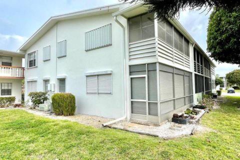Condominio en alquiler en West Palm Beach, Florida, 2 dormitorios, 74.14 m2 № 1180169 - foto 1