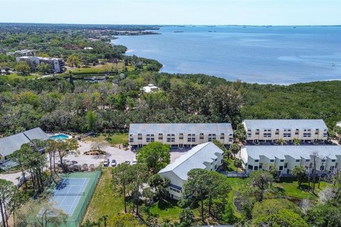 Townhouse in Tarpon Springs, Florida 2 bedrooms, 108.7 sq.m. № 1588673 - photo 2