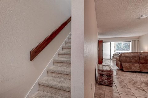 Townhouse in Tarpon Springs, Florida 2 bedrooms, 108.7 sq.m. № 1588673 - photo 23