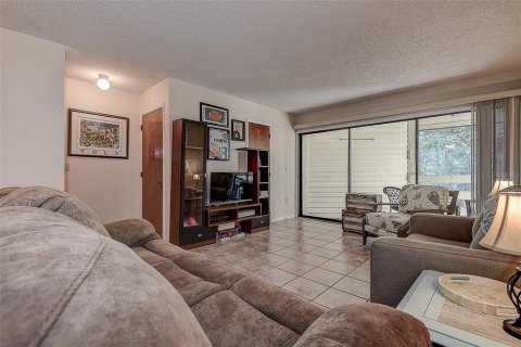Townhouse in Tarpon Springs, Florida 2 bedrooms, 108.7 sq.m. № 1588673 - photo 20