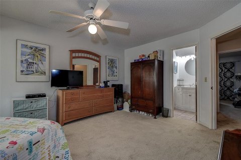 Townhouse in Tarpon Springs, Florida 2 bedrooms, 108.7 sq.m. № 1588673 - photo 28