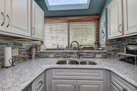 Townhouse in Tarpon Springs, Florida 2 bedrooms, 108.7 sq.m. № 1588673 - photo 16