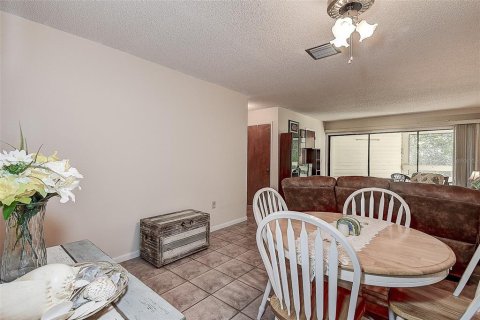 Townhouse in Tarpon Springs, Florida 2 bedrooms, 108.7 sq.m. № 1588673 - photo 17