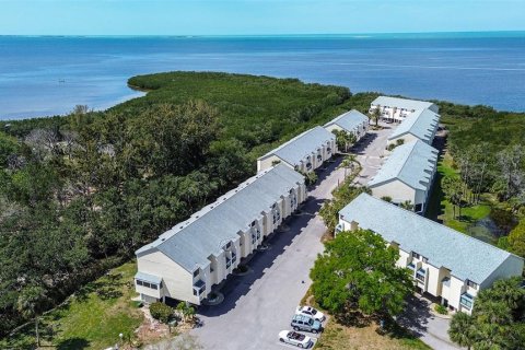 Townhouse in Tarpon Springs, Florida 2 bedrooms, 108.7 sq.m. № 1588673 - photo 4