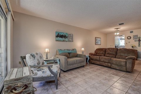 Townhouse in Tarpon Springs, Florida 2 bedrooms, 108.7 sq.m. № 1588673 - photo 10