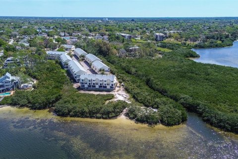 Townhouse in Tarpon Springs, Florida 2 bedrooms, 108.7 sq.m. № 1588673 - photo 3