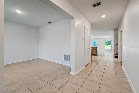 House in Clermont, Florida 4 bedrooms, 269.32 sq.m. № 2200232 - photo 5