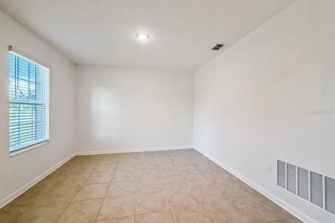 House in Clermont, Florida 4 bedrooms, 269.32 sq.m. № 2200232 - photo 3