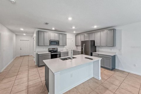 House in Clermont, Florida 4 bedrooms, 269.32 sq.m. № 2200232 - photo 12