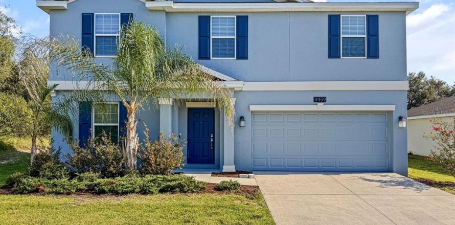 House in Clermont, Florida 4 bedrooms, 269.32 sq.m. № 2200232