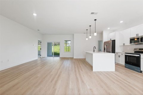 House in Ocala, Florida 4 bedrooms, 162.67 sq.m. № 1919748 - photo 7