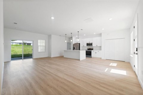 House in Ocala, Florida 4 bedrooms, 162.67 sq.m. № 1919748 - photo 8