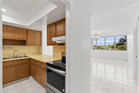 Купить кондоминиум в Майами, Флорида 1 спальня, 74.41м2, № 1999240 - фото 16