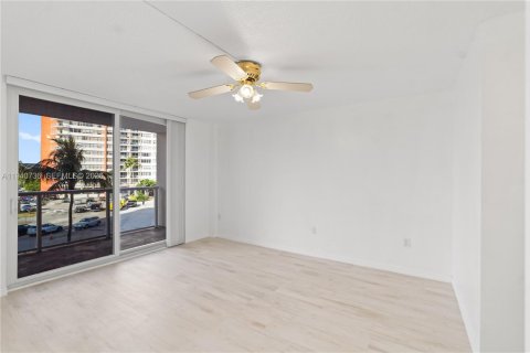 Купить кондоминиум в Майами, Флорида 1 спальня, 74.41м2, № 1999240 - фото 17