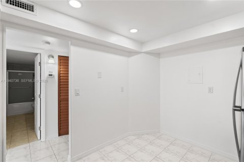 Купить кондоминиум в Майами, Флорида 1 спальня, 74.41м2, № 1999240 - фото 15