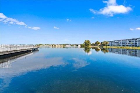 Купить кондоминиум в Майами, Флорида 1 спальня, 74.41м2, № 1999240 - фото 25