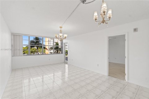 Купить кондоминиум в Майами, Флорида 1 спальня, 74.41м2, № 1999240 - фото 2