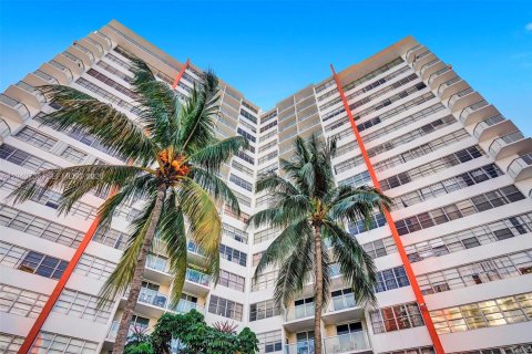 Купить кондоминиум в Майами, Флорида 1 спальня, 74.41м2, № 1999240 - фото 28