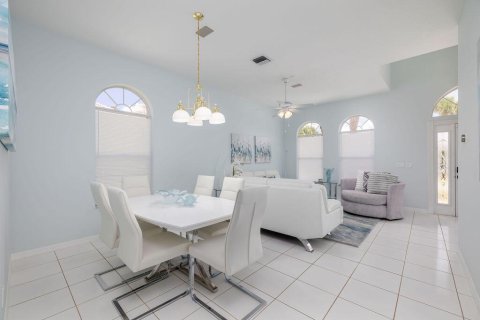 Casa en venta en Port St. Lucie, Florida, 2 dormitorios, 169.08 m2 № 2078312 - foto 4