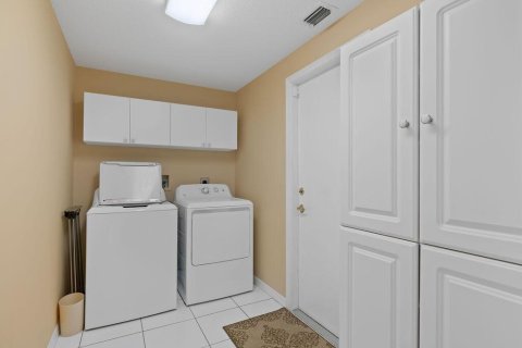 Casa en venta en Port St. Lucie, Florida, 2 dormitorios, 169.08 m2 № 2078312 - foto 17