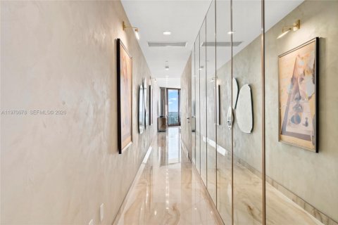 Condo in Sunny Isles Beach, Florida, 2 bedrooms № 2090539 - photo 22